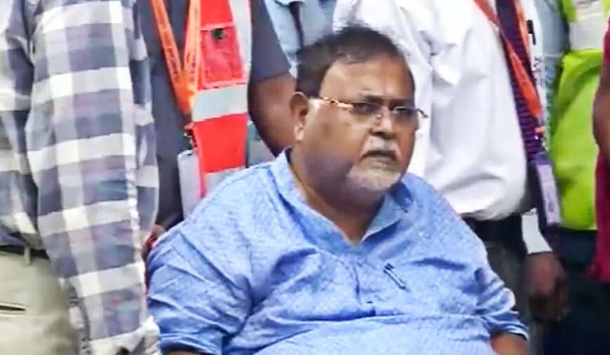 এসএসসি দাগি তালিকায় একঝাঁক তৃণমূল পরিচিত মুখ, কেউ কাউন্সিলর, কেউ প্রাক্তন মন্ত্রীর আত্মীয়, চাকরি নিয়েছেন ঘুরপথে