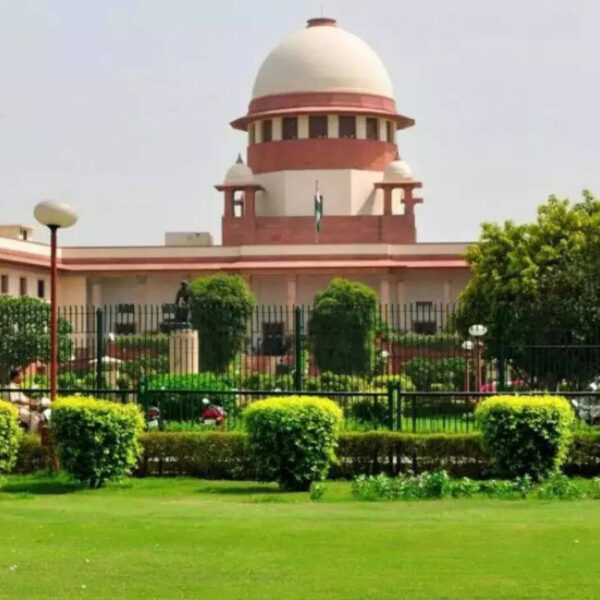 সুপ্রিম কোর্টের নির্দেশে চাকরি ফেরত, শিক্ষা দফতরের ছাড়পত্রে…