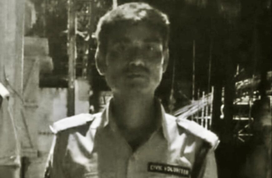 অভাবে ঋণের বোঝা আর সামান্য…