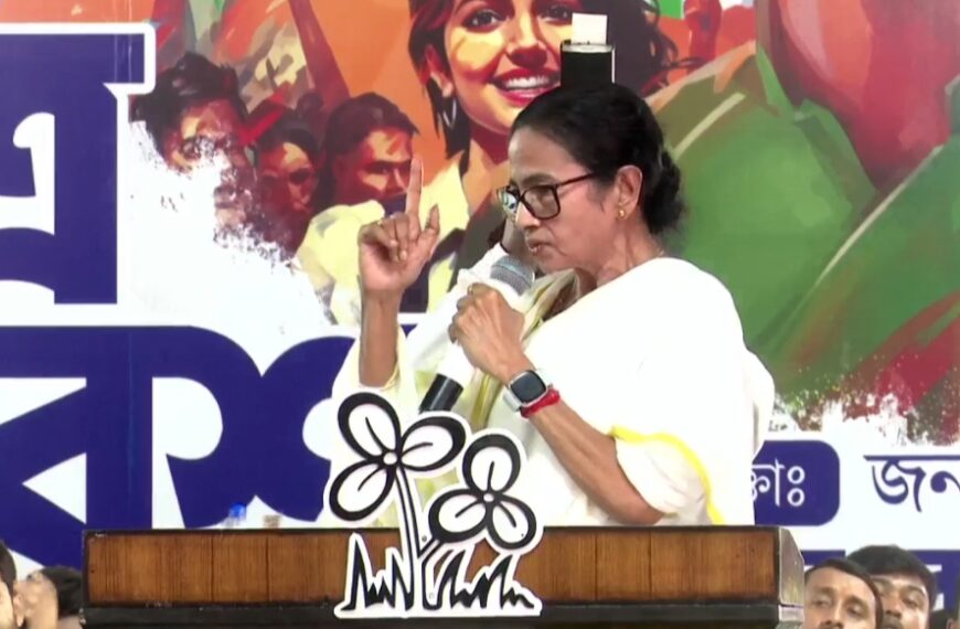 টিএমসিপির জনসভায় রুদ্ধশ্বাস মমতা!