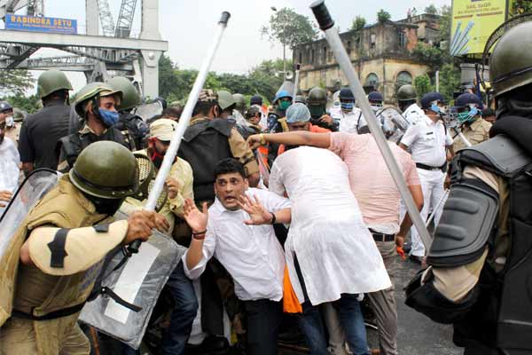 প্রদেশ কংগ্রেস দফতরে হামলার প্রতিবাদে…
