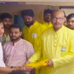 সুরেন্দ্রনাথ সান্ধ্য কলেজে অধ্যক্ষের হাতে ‘জয় বাংলা’ পাঞ্জাবি বিতরণ, টিএমসিপি প্রতিষ্ঠা দিবসে বিতর্ক চরমে!