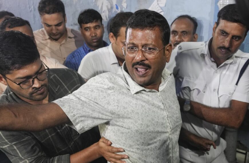 প্রয়োজনে পিসি ভাইপোকে মুখোমুখি বসিয়ে…