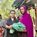 বসিরহাটে মানবিকতার দৃষ্টান্ত: শারদীয় উৎসবে দুস্থদের নতুন বস্ত্র ও খাবার বিতরণ ।