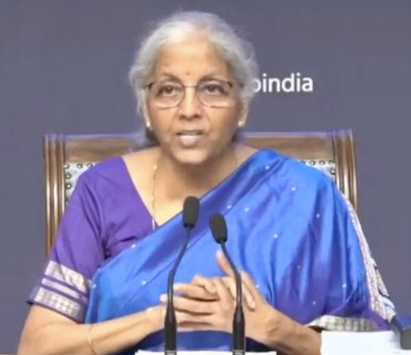 মধ্যবিত্তের জন্য বড় সুখবর, পুজোর আগেই কমলো জিনিসপত্রের…