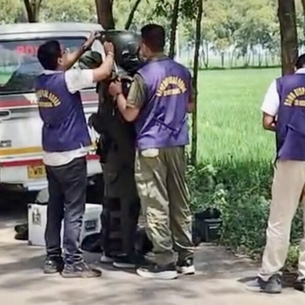 আউশগ্রামের পিচকুড়ি এলাকায় উদ্ধার ৯টি তাজা বোমা, CID…