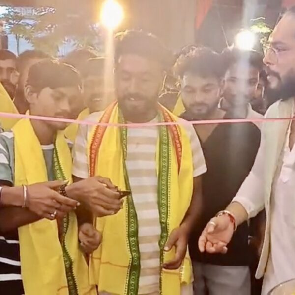 শিল্পীদের হাতেই উদ্বোধন! ধর্মনগরের ‘এগিয়ে চলো ক্লাব’-এর অনন্য…