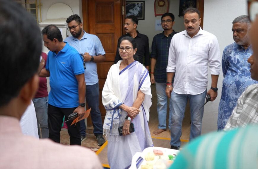‘রাজনৈতিক নাটক’, কটাক্ষ করে পাল্টা উওর মমতার