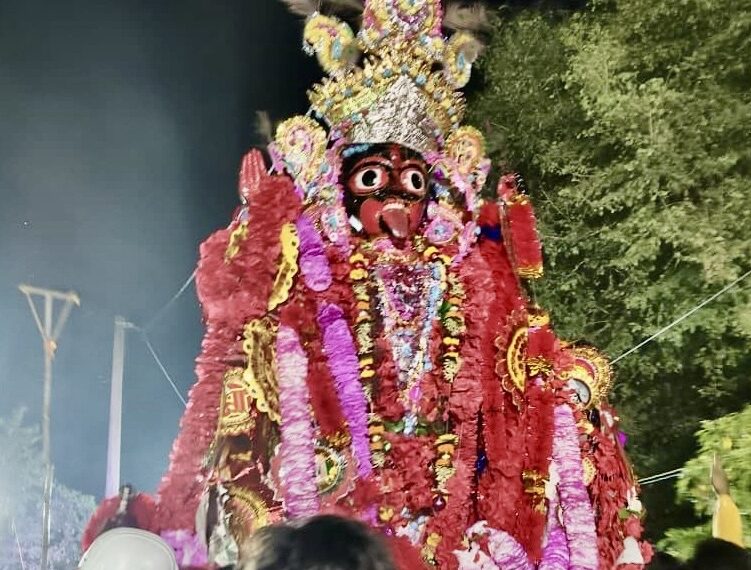 রাজনগরের প্রাচীন ঐতিহ্যবাহী সিদ্ধেশ্বরী মন্দিরের প্রতিমা নিরঞ্জনে কয়েক…