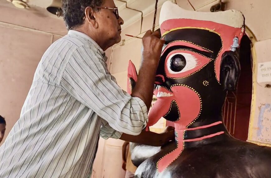 রাজনগরের প্রাচীন ঐতিহ্যবাহী মালিপাড়ার সিদ্ধেশ্বরী মন্দিরে কালীপুজোয় ভক্তদের…
