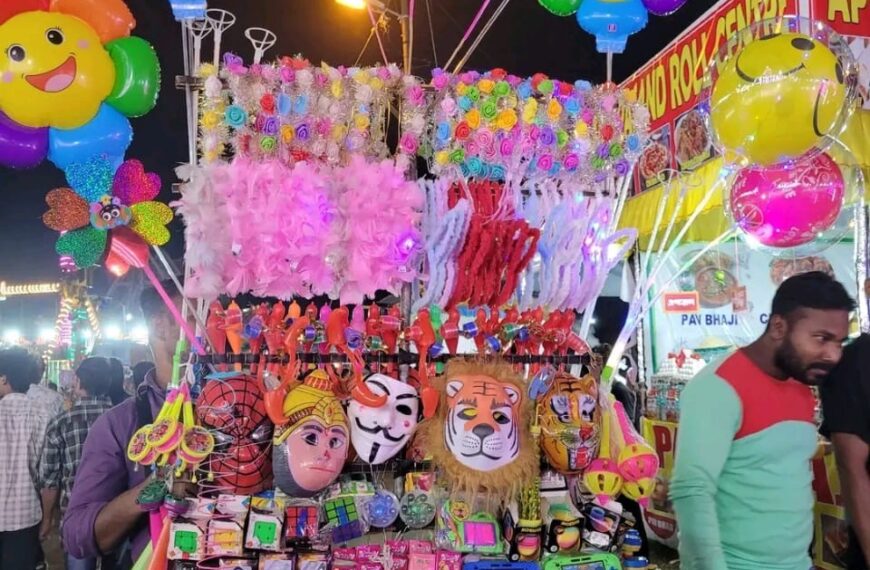 কোচবিহারের রাসমেলায় উপচে পড়া ভিড়, বাড়ছে আকর্ষণ