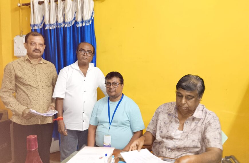 সকাল থেকেই বাড়িতে বাড়িতে পৌঁছে&hellip;