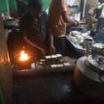 আধুনিক যুগেও&nbsp; পুরাতন পদ্ধতিতে তৈরি হচ্ছে চা। এখানেই নেতাজি কেবিন মাত করে দিল সবাইকে।