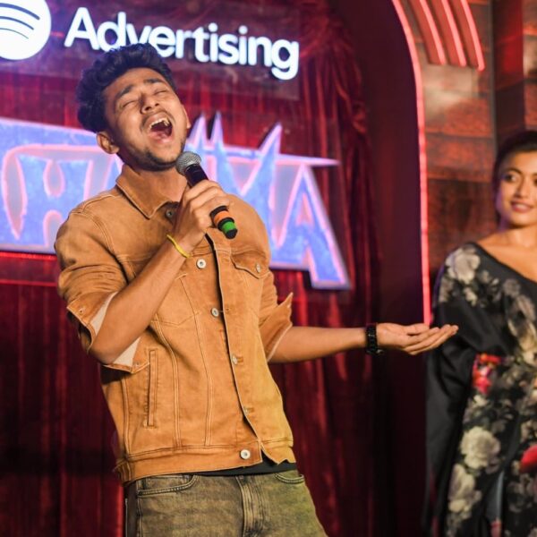 বালুরঘাটের সৌম্যদীপের কণ্ঠে বলিউড মাতাল, ‘থামা’ ছবির গানে…