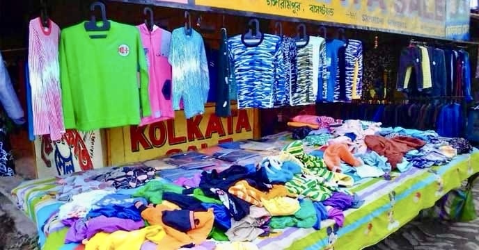 নভেম্বরের শুরুতেই ঠান্ডার দাপট, আগেভাগেই বিক্রি বাড়ছে শীতবস্ত্র