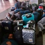 ইন্ডিগোর ফ্লাইট বাতিলে বাগডোগরা এয়ারপোর্ট এ যাত্রীদের ভীড়