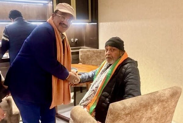 শিলিগুড়িতে বিজেপির প্রচারে মিঠুন চক্রবর্তী