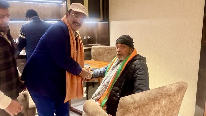 শিলিগুড়িতে বিজেপির প্রচারে মিঠুন চক্রবর্তী