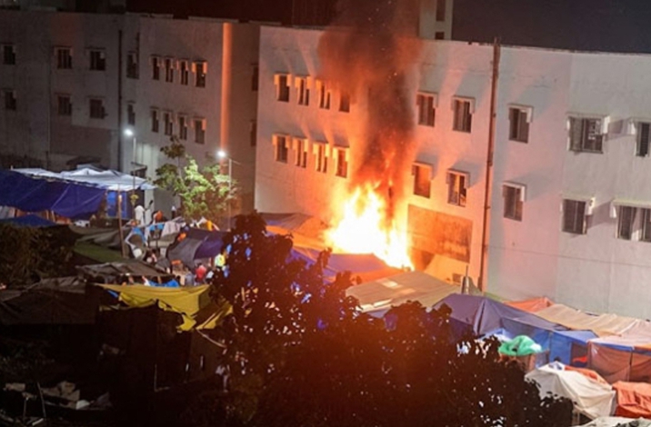 বাংলাদেশের রাজধানীর শাহজালাল বিমানবন্দরে আগুন।