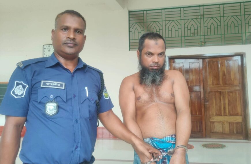 বাংলাদেশে মসজিদের ভেতর শিশু ধর্ষণের অভিযোগ, ইমামকে পিটিয়ে…
